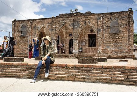 Travelers Thai Women Travel Visit And Respect Praying To Allah In Krue Se Mosque Or Masjid Kerisek A