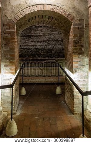 Verona, Italy, September 26, 2015 : The Basement With The Tomb Of Juliet In The Place Called Juliet 