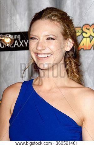 LOS ANGELES - OCT 15:  Anna Torv at the Scream Awards 2011 at the Universal Studios on October 15, 2011 in Los Angeles, CA