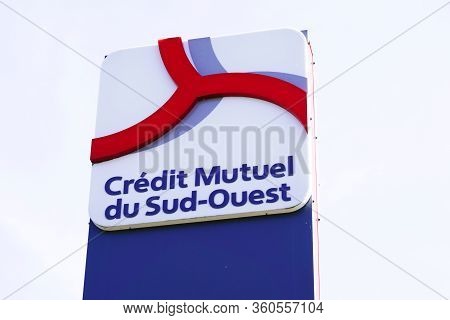 Bordeaux , Aquitaine / France - 10 02 2019 : Credit Mutuel Du Sud Ouest Sign On Bank Agency Facade I