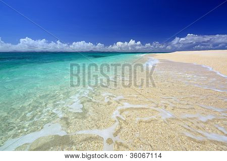 ชายหาดสวยงามจ้า