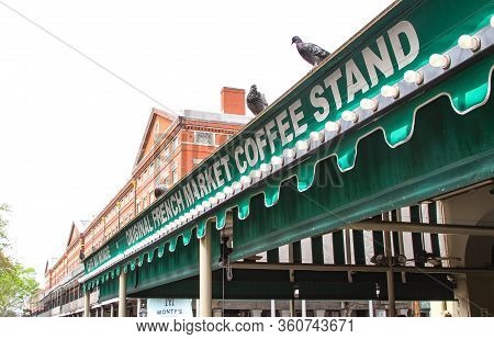 New Orleans, La - March 27, 2016: A Day Shot Of The Café Du Monde-original French Market Coffee Stan