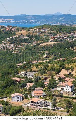 Panoramaudsigt over Montefiascone. Lazio. Italien.