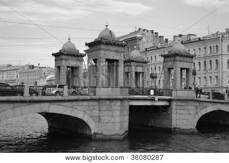 Lomonosov most přes Fontanka v Petrohradě.