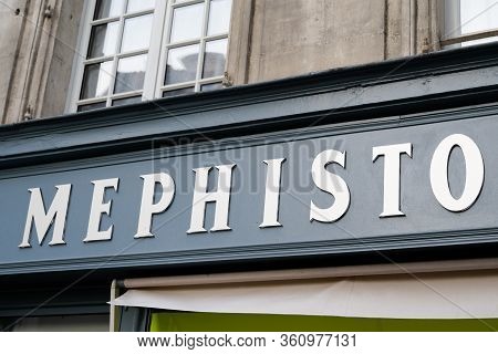 Bordeaux , Aquitaine / France - 01 22 2020 : Mephisto Signs Logo Shop Front Of Shoes Store