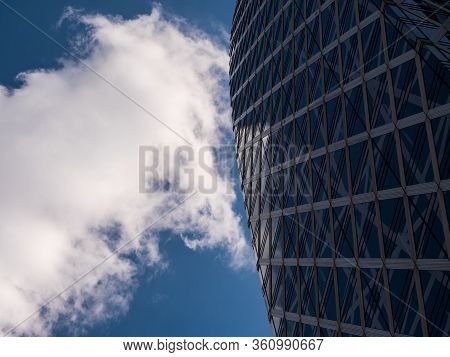 Tokyo, Japan - 17 11 2019: The Side Of The Iconic Mode Gakuen Cocoon In Shinjuku