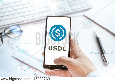 Logo Of Stablecoin Usd Coin In Tablet. Cryptocurrency Stable Coin, Token. Trading Blockchain Platfor