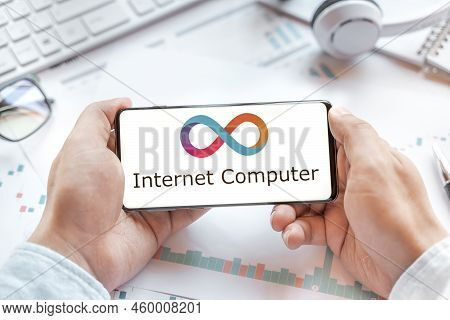 Logo Of Dfinity Foundation Internet Computer In Tablet. Cryptocurrency Icp Coin, Token. Trading Bloc