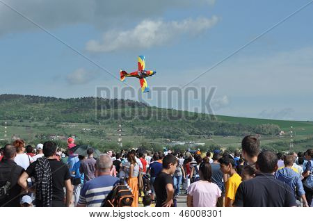 Dodatkowe 300 samoloty lecące podczas air show