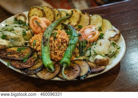 Kebab Meat Platter With Chilli And Onion
