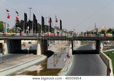 Puente y camino