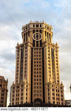 Moscow, Russia - July 31, 2022: Apartment And Office Tower Building Paveletskaya Plaza Near Pavelets