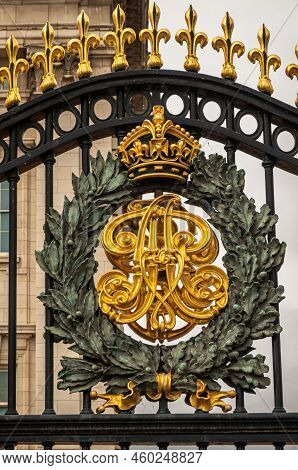 London, England, Uk - July 6, 2022: Buckingham Palace. Closeup Of Golden Calligraphy And Greenish Wr