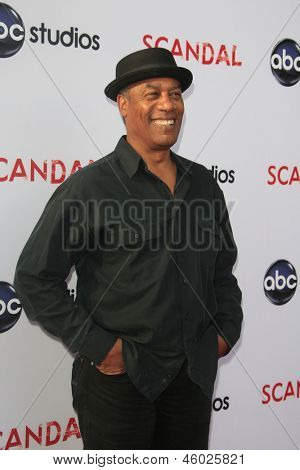 LOS ANGELES - 16 mai : Joe Morton arrive à 