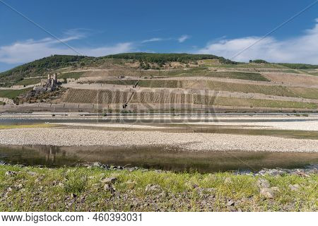 Rhine Near Bingen In Rhineland-palatinate In Germany. Extreme Low Water In The Drought Summer Of 202