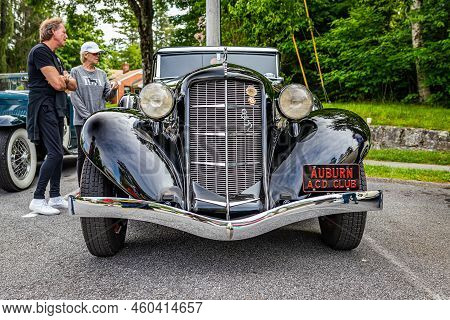 Highlands, Nc - June 11, 2022: Low Perspective Front View Of A 1936 Auburn 852 Cabriolet At A Local 