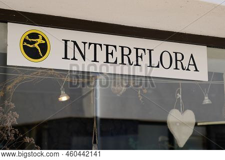 Bordeaux , Aquitaine  France - 08 23 2022 : Interflora Logo Text And Brand Sign Facade Boutique Of S