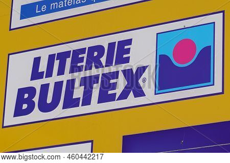 Bordeaux , Aquitaine  France - 08 23 2022 : Bultex Literie Logo And Text Sign Store Of Chain Bedding