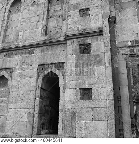 Mughal Architecture Inside Lodhi Gardens, Delhi, India, Beautiful Architecture Inside The The Three-