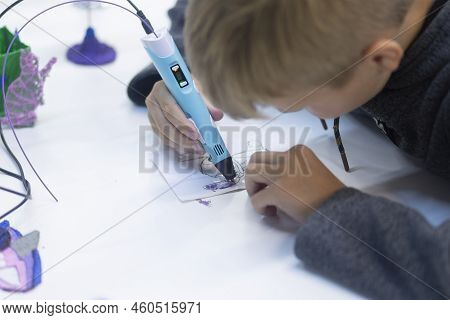 Syktyvkar, Komi, Russia, August 28, 2022.3 D Drawing Pen. Children Use A 3 D Pen To Draw.