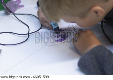 Syktyvkar, Komi, Russia, August 28, 2022.3 D Drawing Pen. Children Use A 3 D Pen To Draw.