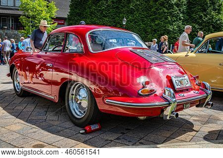 Highlands, Nc - June 11, 2022: Low Perspective Rear Corner View Of A 1962 Porsche T6b Notchback Coup
