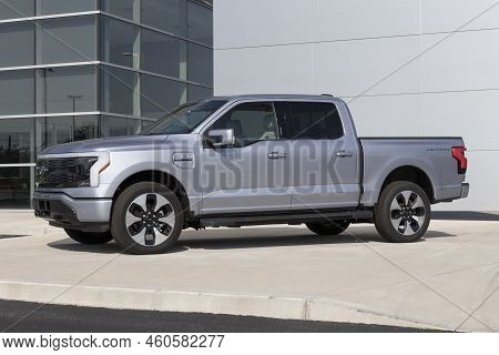 Kokomo - Circa August 2022: Ford F-150 Lightning Display. Ford Offers The F150 Lightning All-electri