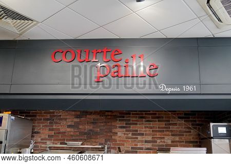 Bordeaux , Aquitaine  France - 08 20 2022 : Courtepaille Grill Brand Text And Sign Logo On Interior 