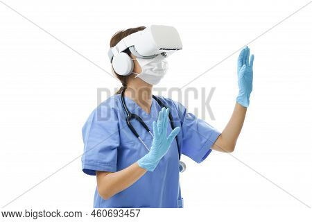 Doctor Nurse Wearing Vr Goggles Surgical Mask Analyze The Health Problem, Using Metaverse Technology