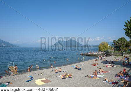 Stresa, Italy - August 15, 2018: Beach In Stresa On Lake Maggiore. Stresa Is A Town On Lake Maggiore