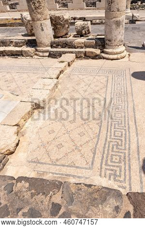 Beit Shean, Israel, August 06, 2022 : Mosaic In Partially Restored Ruins Of One Of The Cities Of The