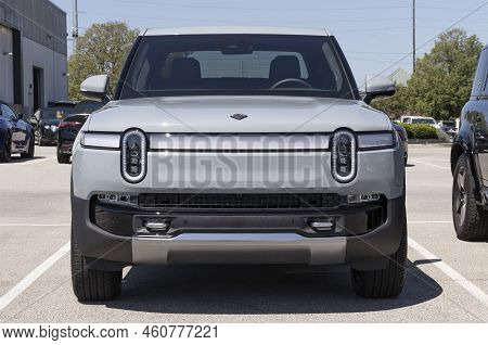 Indianapolis - Circa August 2022: Rivian R1t Pickup Truck Display At A Dealership. Rivian Offers The