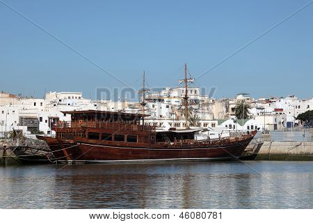 Traditionel båd i Rabat, Marokko