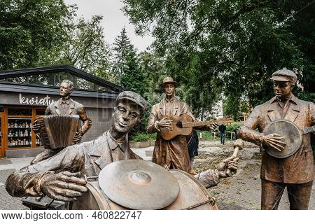 Warsaw,poland-september 19,2021.monument Of Pragas Backyard Orchestra,pomnik Praskiej Kapeli Podwork
