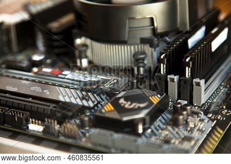 Enjoy Exceptional Performance With The Asus Tuf Gaming B450m Pro S Gaming Black Motherboard. August 