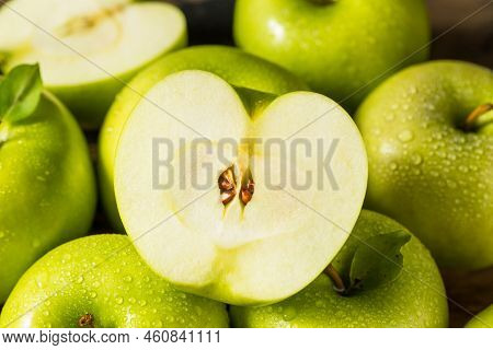 Raw Organic Green Granny Smith Apples