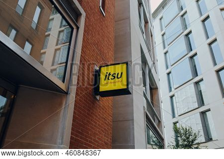 London, Uk - August 26, 2022: Sign Outside Itsu Restaurant In Paternoster Row, City Of London. Itsu 