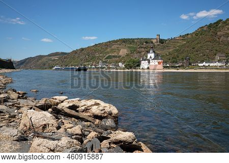 Kaub, Germany - August 13, 2022: Drought In Germany, Low Water On Rhine River On August 13, 2022 In 