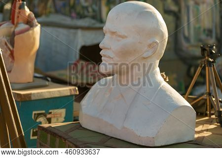 Moscow. Russia. Autumn 2018. Flea Market. Sale Of Old Things. Lenin's Bas-relief Is Being Sold On Th