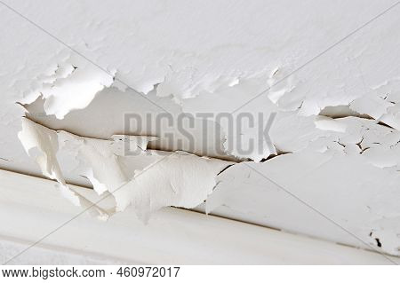 Swelling Leaking Of Whitewash And Plaster On Ceiling Of Dwelling Due To Penetration Of Water From Th
