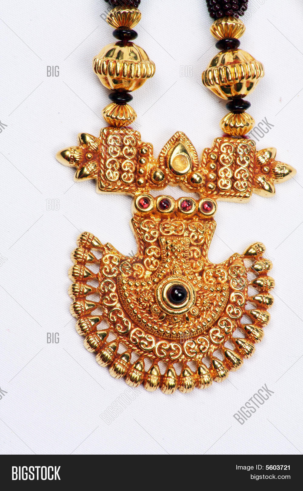 retro 1 gold pendants