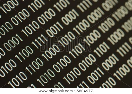 Detailní záběr na modrém pozadí binárního kódu