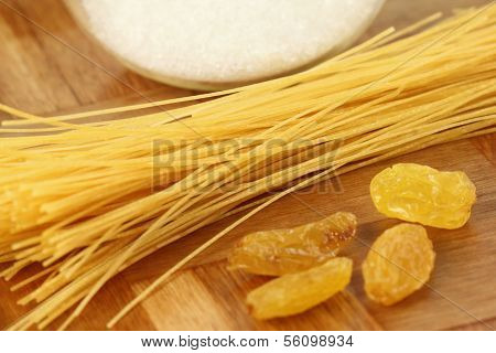 Uncooked Vermicelli With Raisin And Sugar