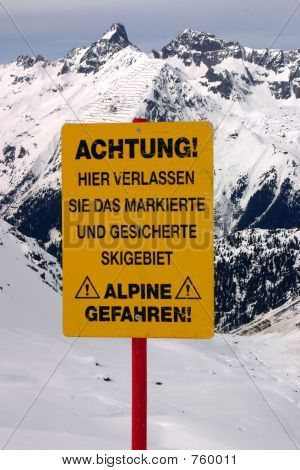 A(z) Ski figyelmeztetés közelről
