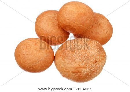 Stapel von frischen Brötchen isoliert