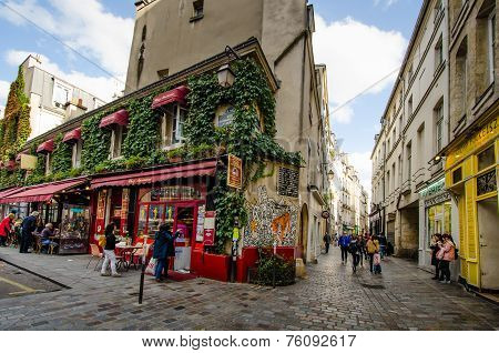 Street scene in Marais, Paris