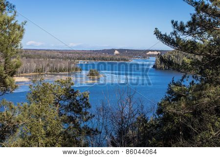 The Highbanks Trail