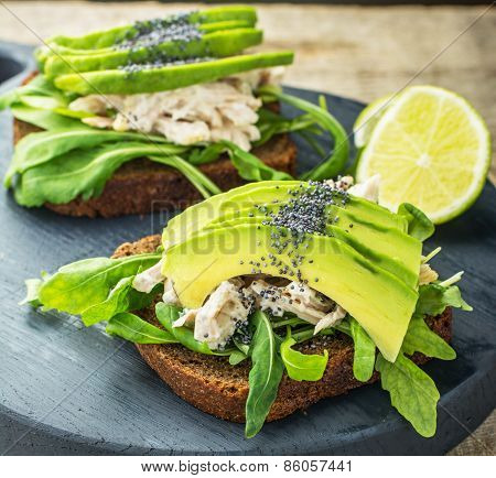 Avocado sandwich