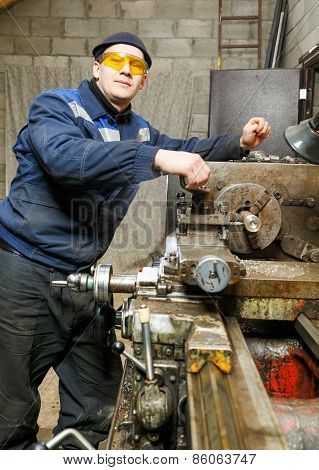 turner works for lathe