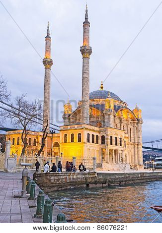 The Evening In Istanbul